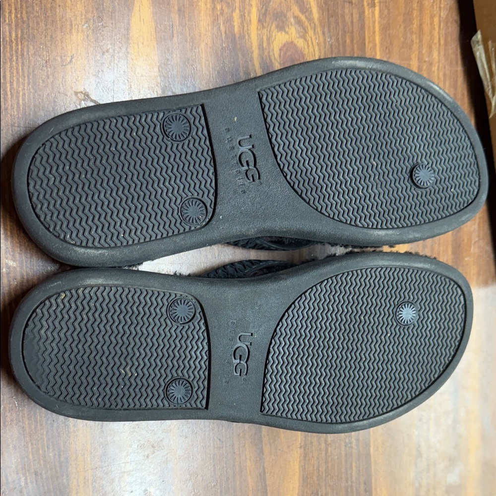 UGG Fluffie Black Rubber Sole Flip Flops - Picture 2 of 4